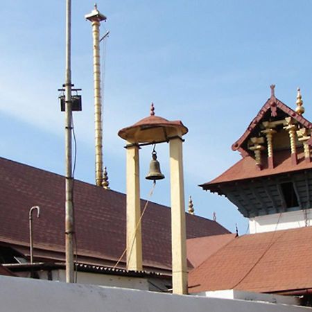 Seethas Regency Hotel Guruvāyūr Esterno foto