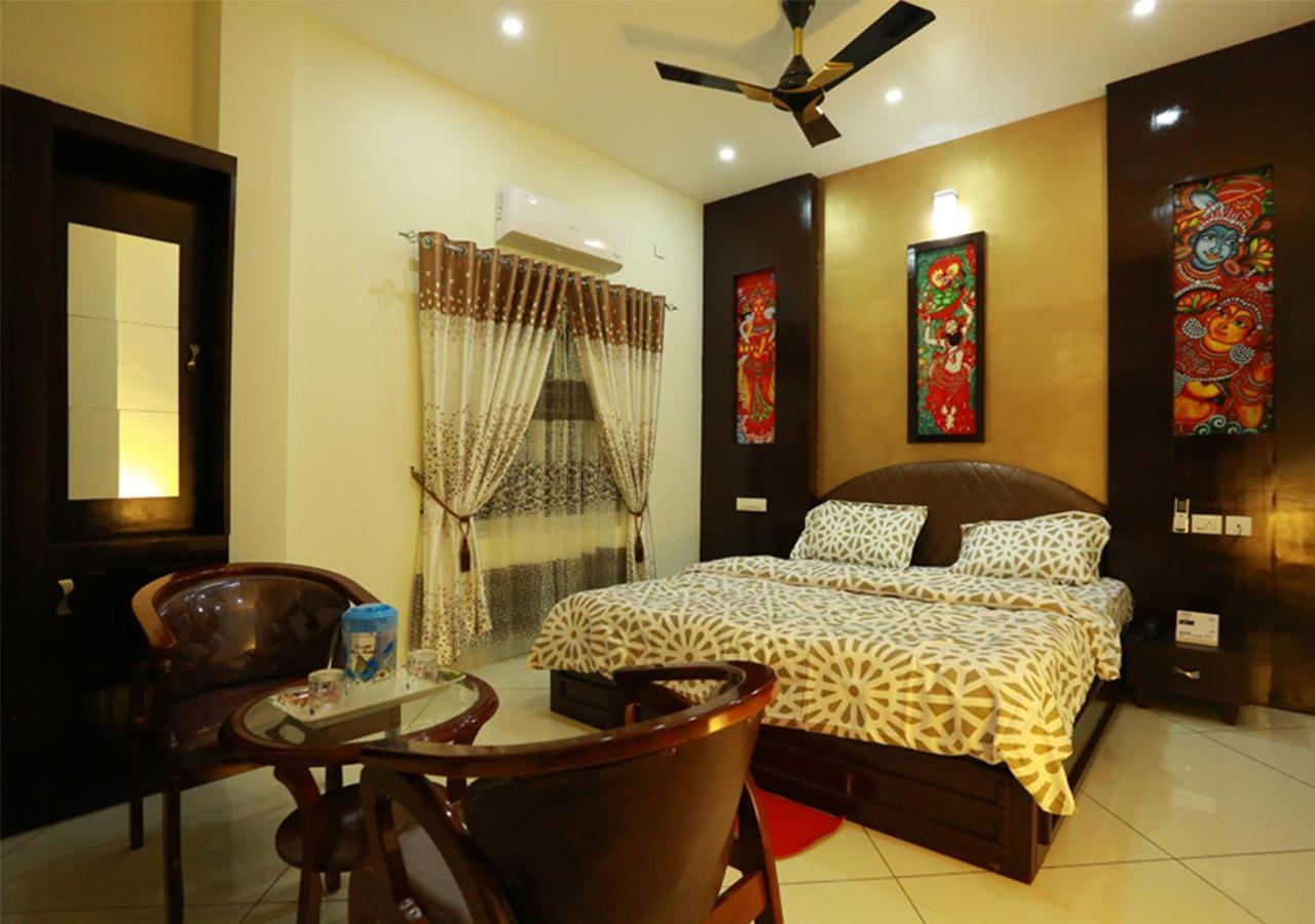 Seethas Regency Hotel Guruvāyūr Esterno foto