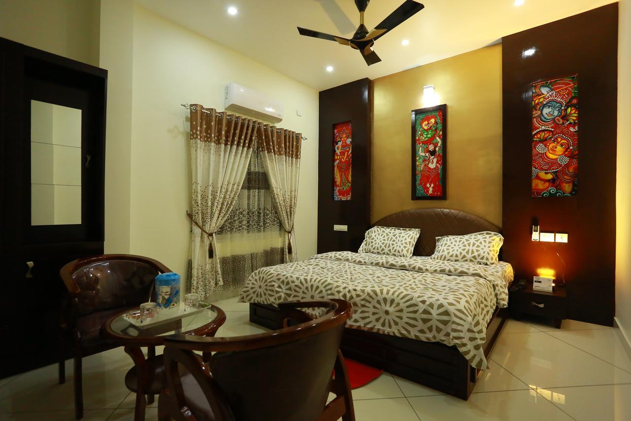 Seethas Regency Hotel Guruvāyūr Esterno foto
