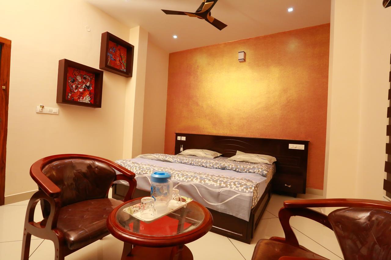 Seethas Regency Hotel Guruvāyūr Esterno foto